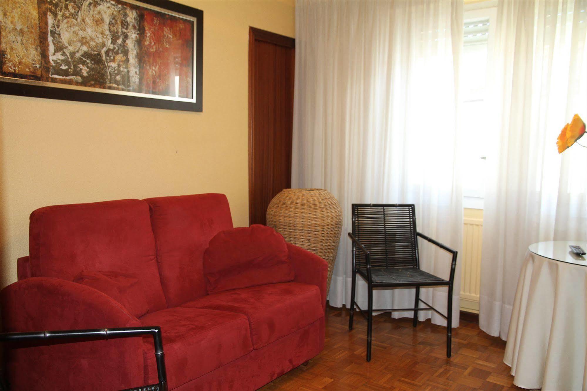 Alojamientos Acella Pamplona Luaran gambar